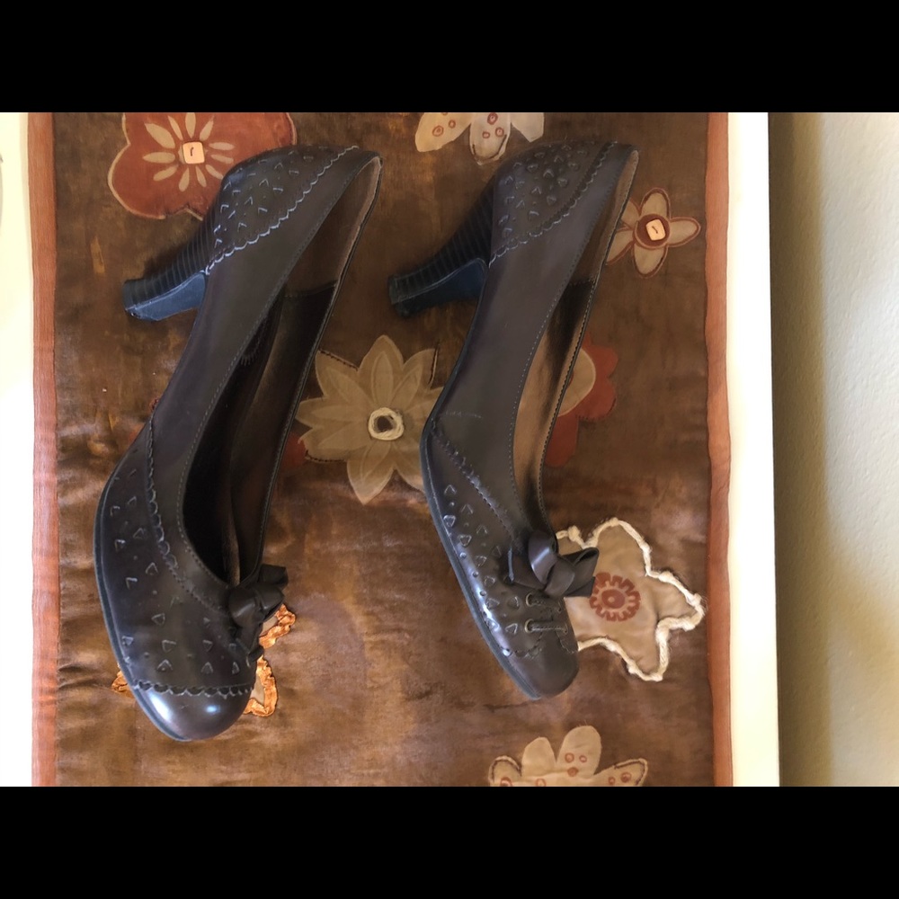 Brown pump shoes - Picture 9 of 9